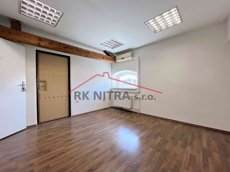 kancelária1 2020.jpg